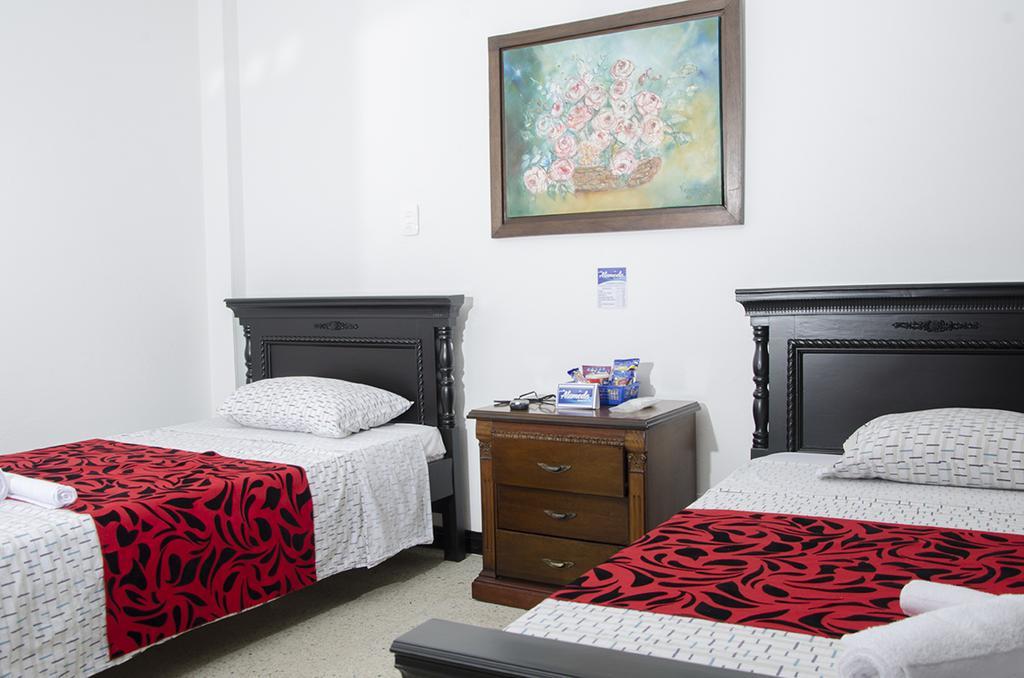 Hostal Alameda Cali Bilik gambar